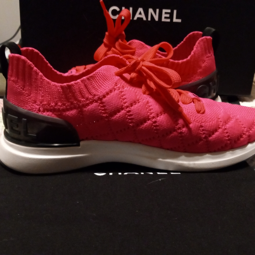 Chanel 9.5 women's shoes